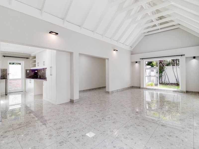 Newly Renovated 4-Bedroom Home + Cottage in Dainfern Golf Estate - Photo 5