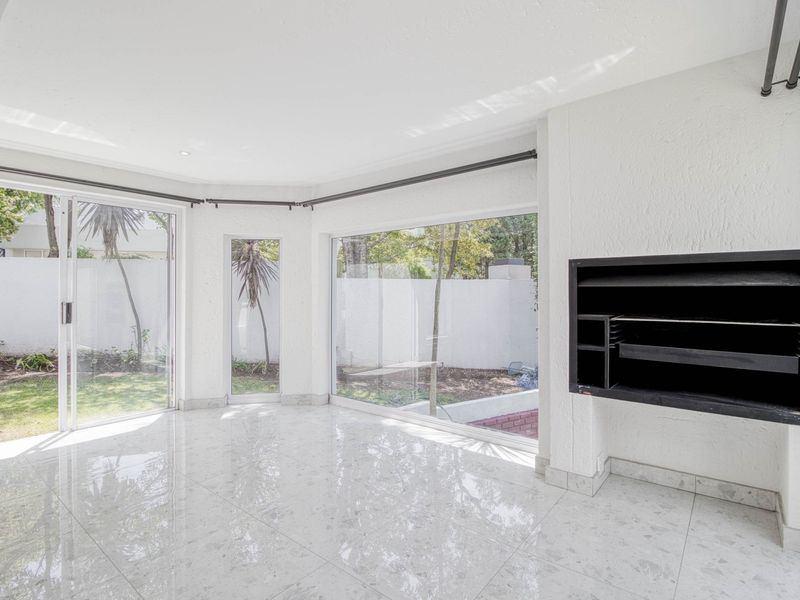 Newly Renovated 4-Bedroom Home + Cottage in Dainfern Golf Estate - Photo 6