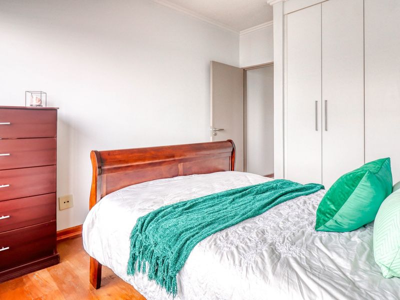 Charming 2 Bedroom Apartment! - Photo 8