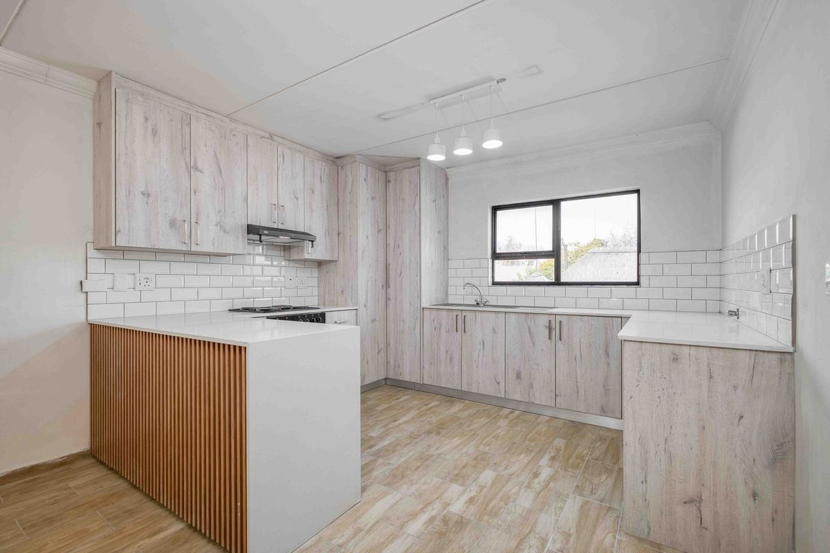 Spacious first floor apartment to rent in Sunninghill : available immediately - Photo 4