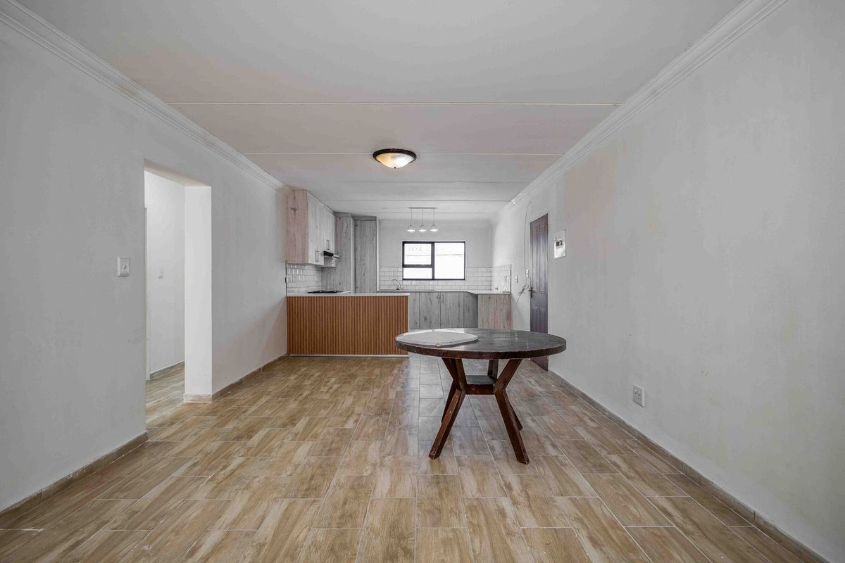 Spacious first floor apartment to rent in Sunninghill : available immediately - Photo 2