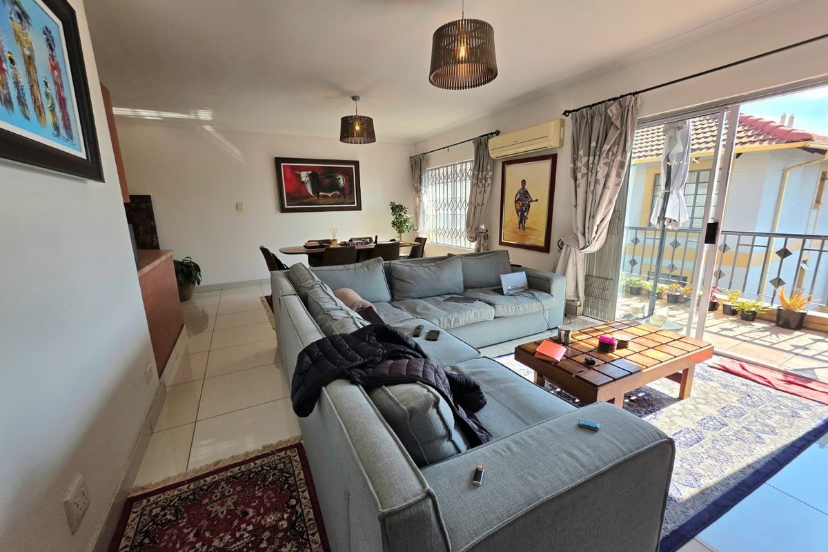 2 Bedroom 2 Bathroom Top Floor Apartment in Dainfern! - Photo 3