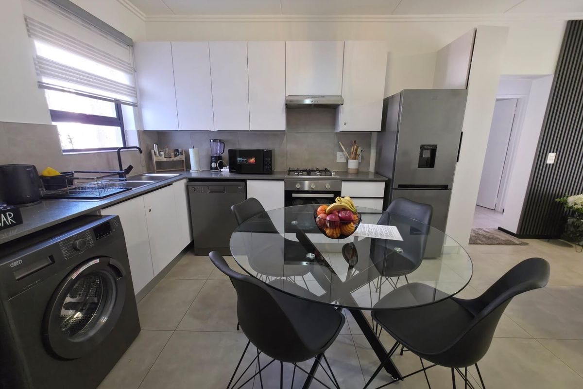 2 Bedroom | 1 Bathroom | Furnished in Fourways - Photo 3