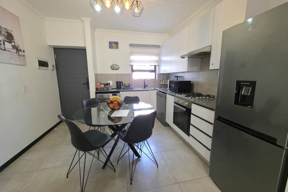 2 Bedroom | 1 Bathroom | Furnished in Fourways - Photo 4
