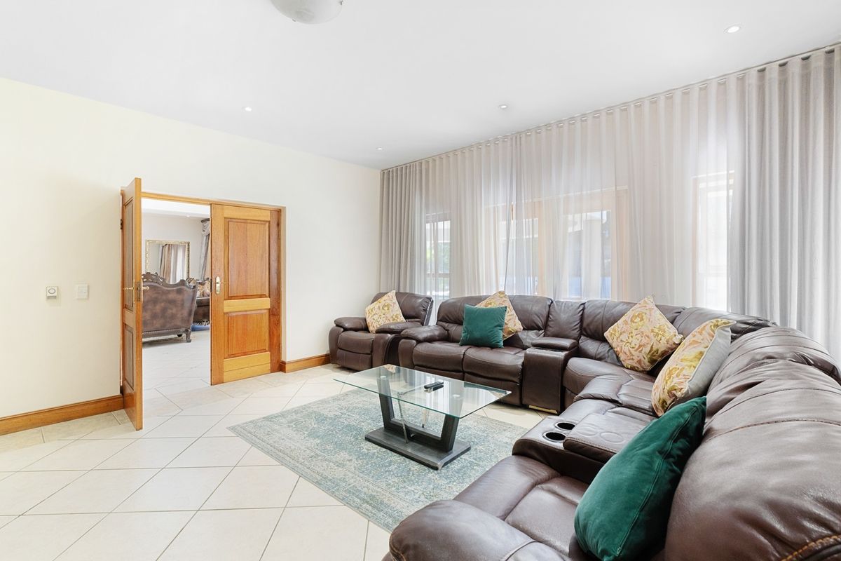 Spacious 4-Bedroom family home - Photo 5