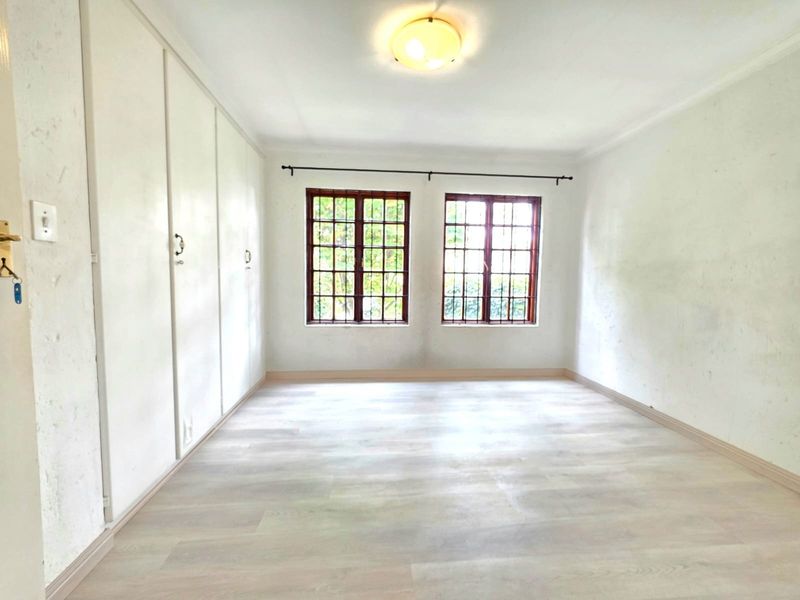 Inviting 3-Bedroom Single-Storey Home with Double Garage - Photo 10