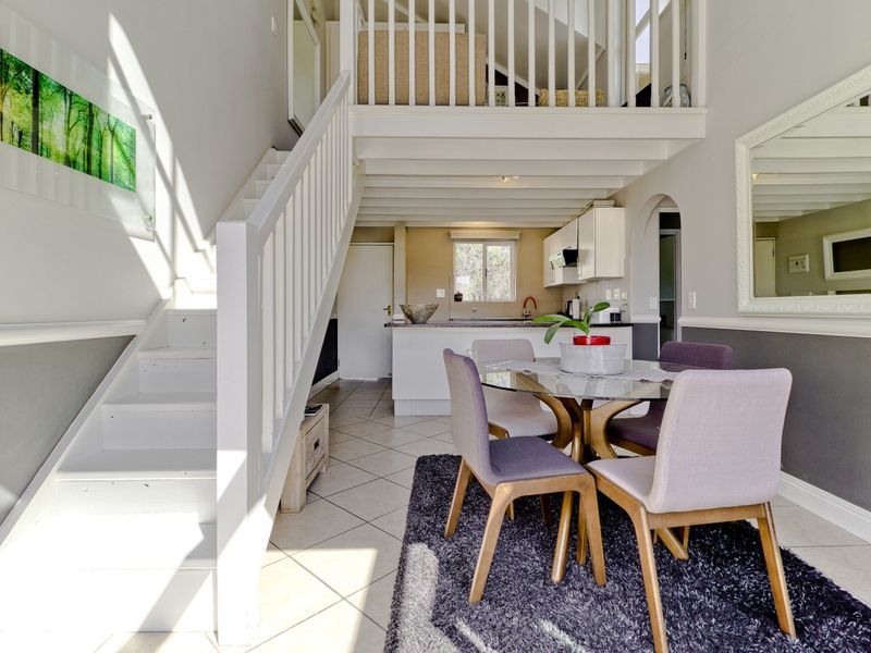 Stylish, Fully Furnished One Bedroom Loft in Lonehill – Your Ideal Retreat! - Photo 2