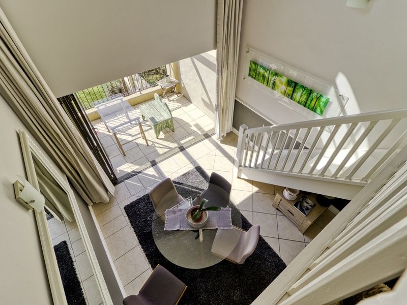 Stylish, Fully Furnished One Bedroom Loft in Lonehill – Your Ideal Retreat! - Photo 10