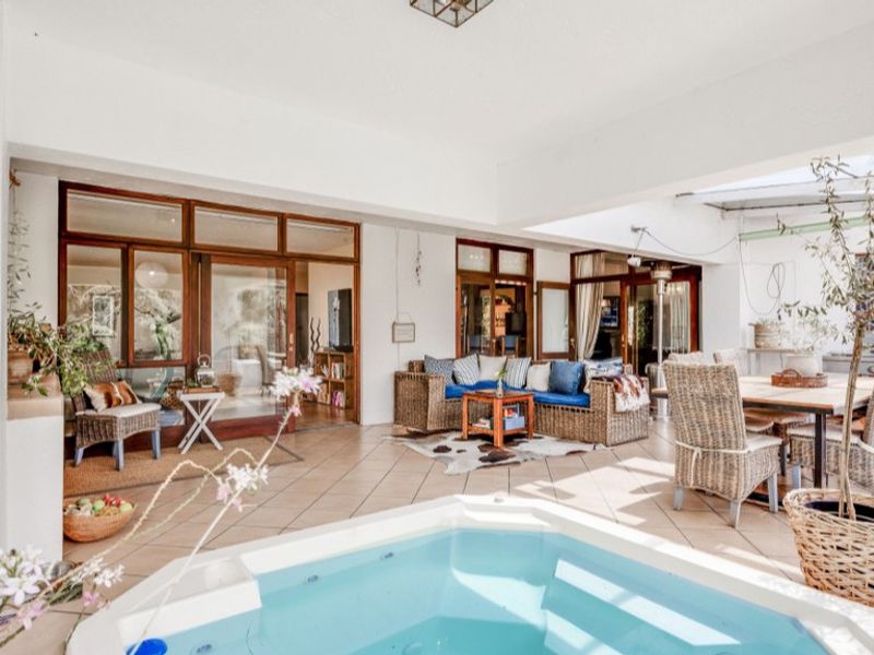 House Pending Sale In Sandton - Photo 10