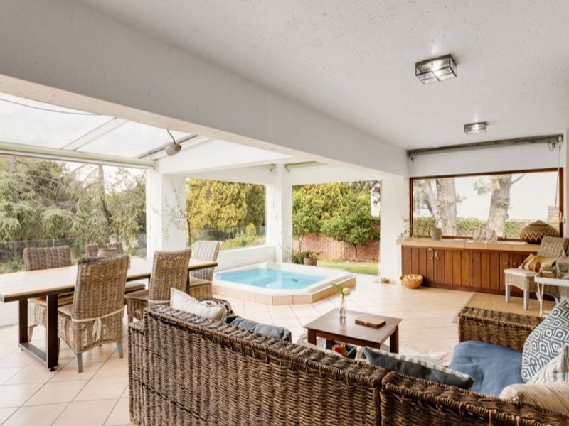 House Pending Sale In Sandton - Photo 9