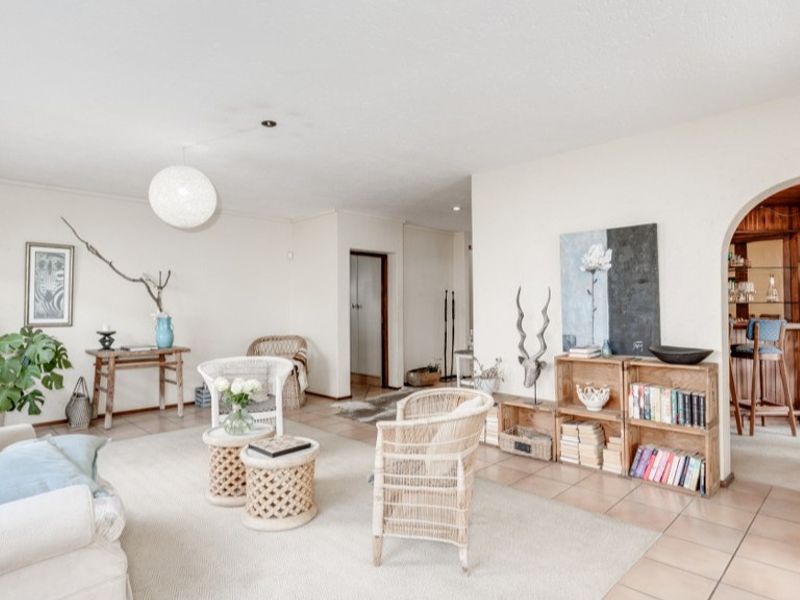 House Pending Sale In Sandton - Photo 7