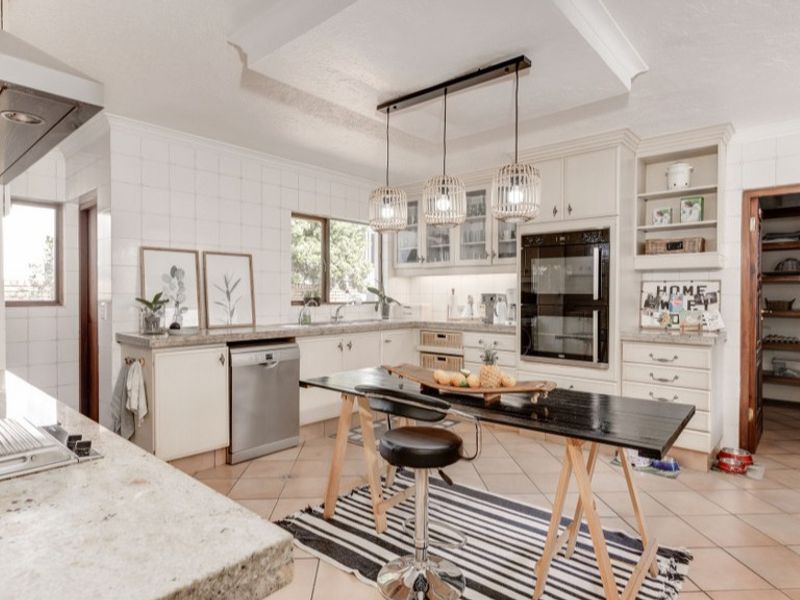 House Pending Sale In Sandton - Photo 4