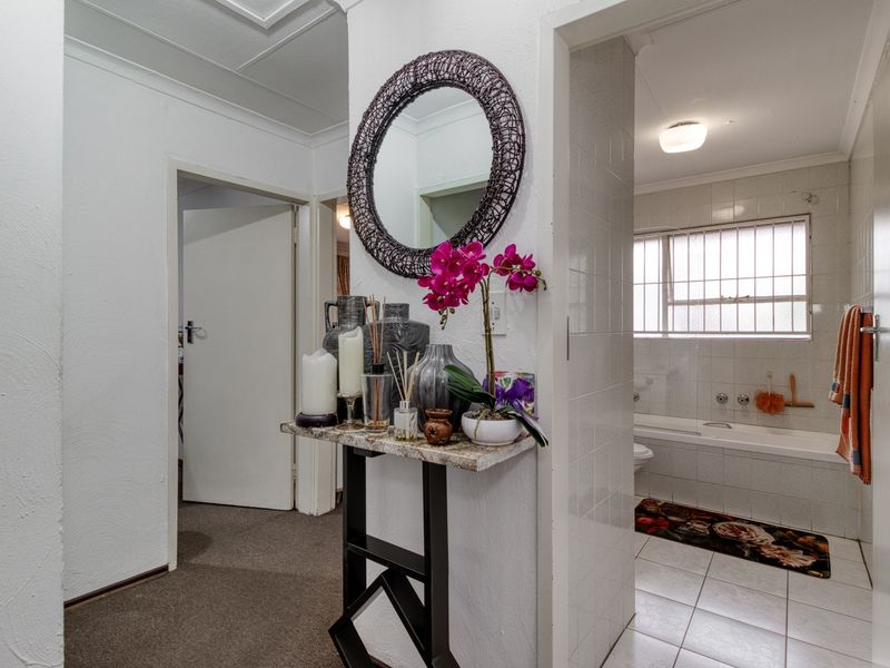 Welcome to this charming enclave nestled on the outskirts of Norscot Koppies. - Photo 10