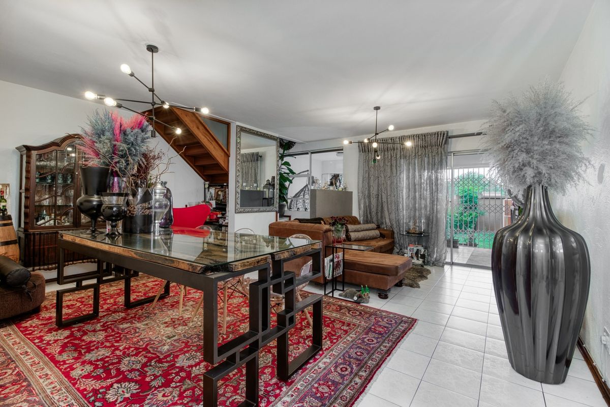 Welcome to this charming enclave nestled on the outskirts of Norscot Koppies. - Photo 2