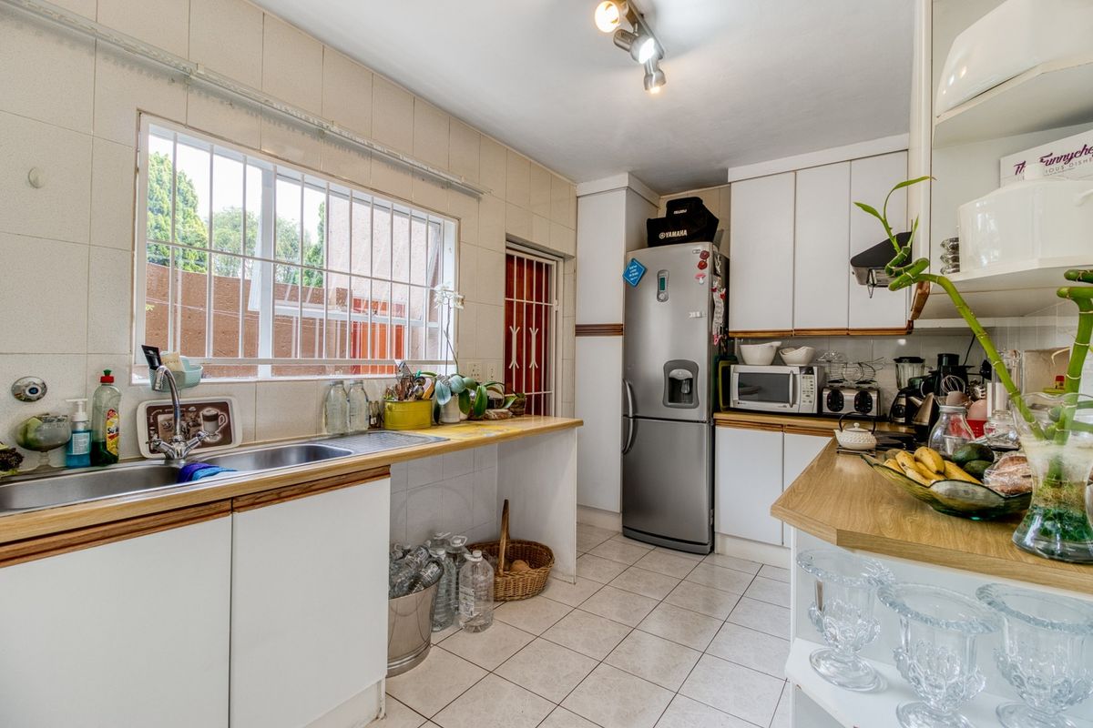 Welcome to this charming enclave nestled on the outskirts of Norscot Koppies. - Photo 5