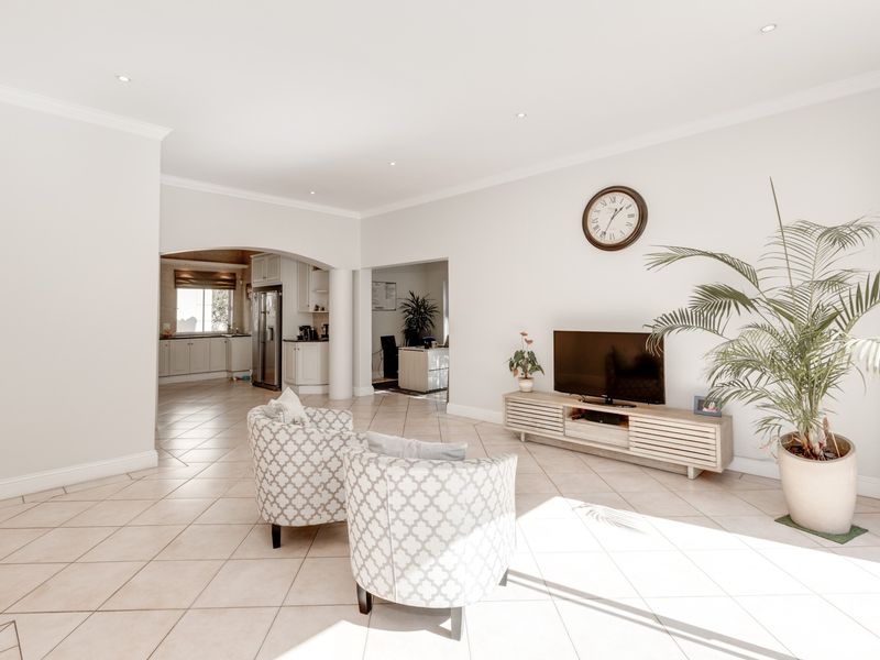House Pending Sale In Sandton - Photo 5