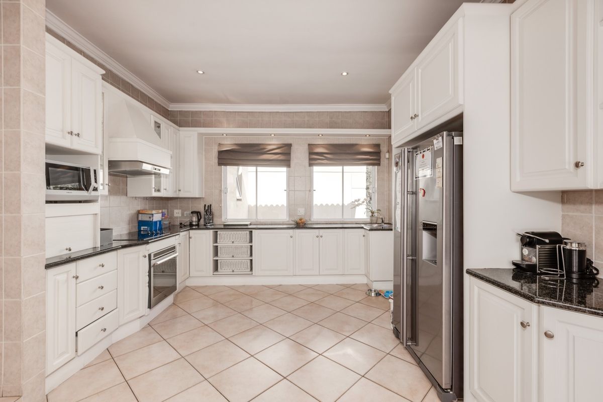 House Pending Sale In Sandton - Photo 3