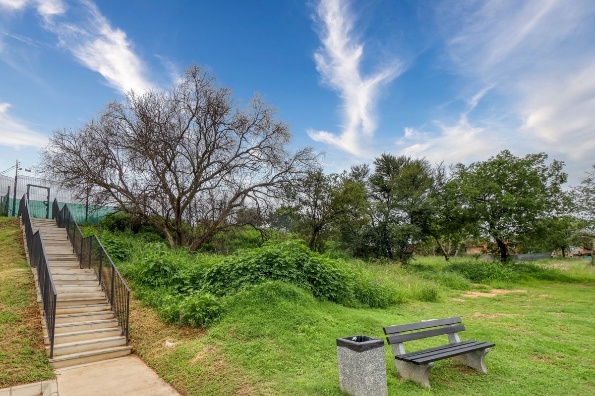 VIEW BY APPOINTMENT - Photo 3