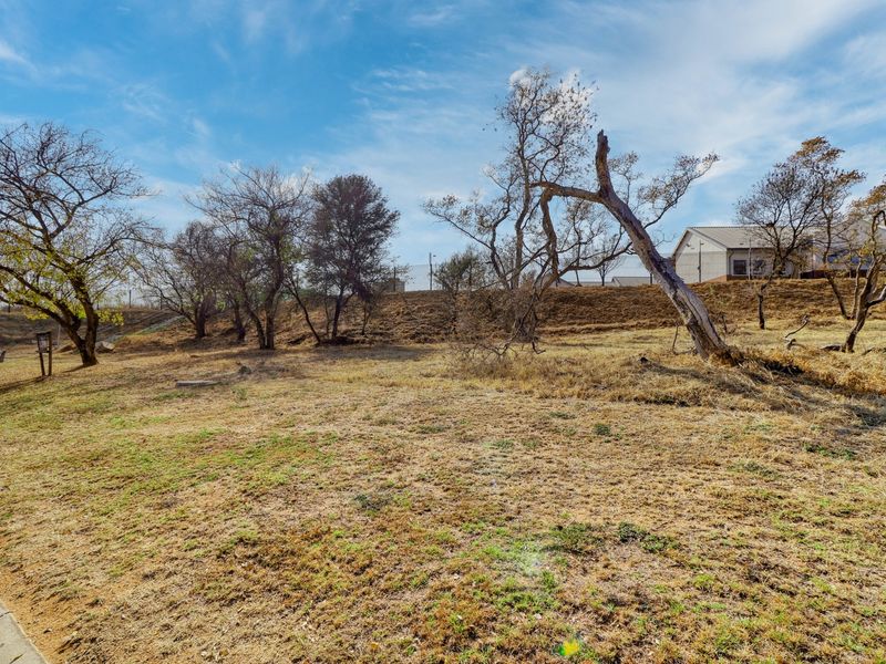 VIEW BY APPOINTMENT - Photo 6