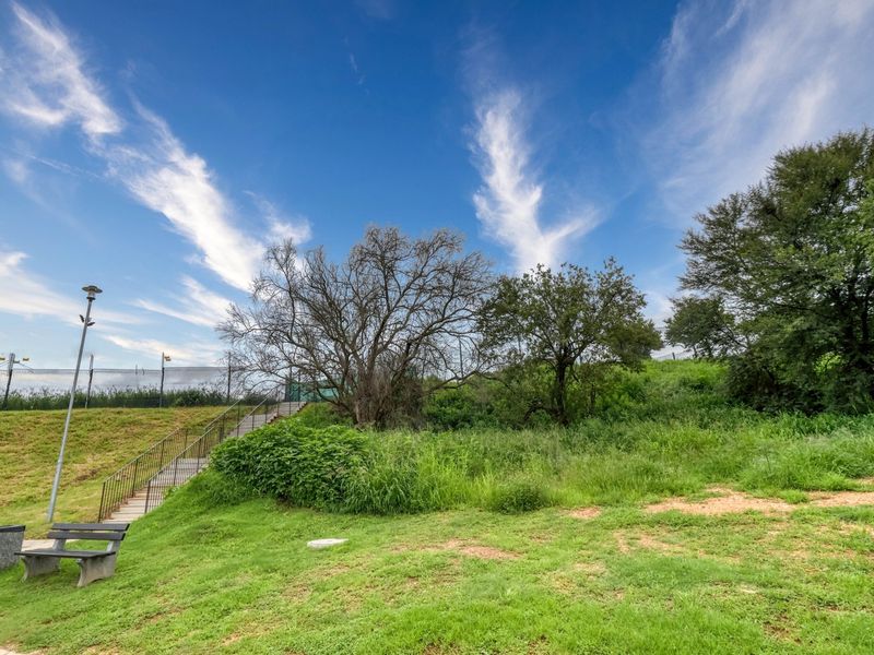 VIEW BY APPOINTMENT - Photo 4