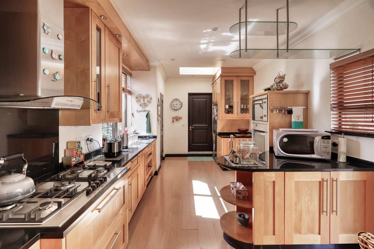 VIEW BY APPOINTMENT - Photo 3