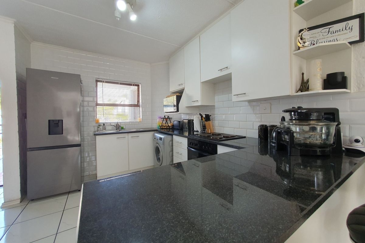 VIEW BY APPOINTMENT - Photo 3