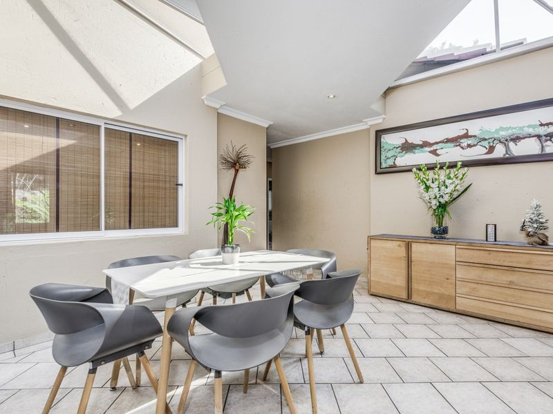 House Pending Sale In Sandton - Photo 8