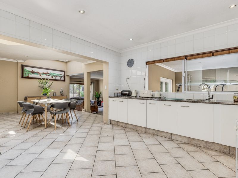 House Pending Sale In Sandton - Photo 6