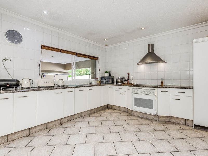 House Pending Sale In Sandton - Photo 5