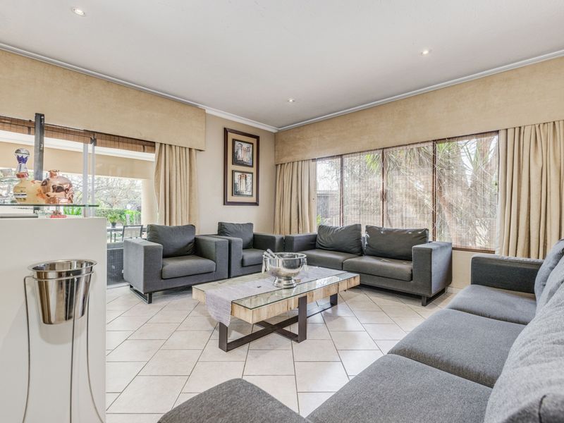 House Pending Sale In Sandton - Photo 9