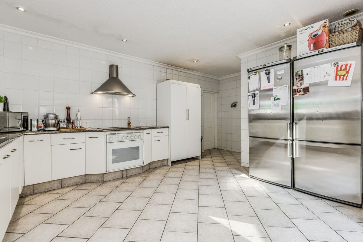 House Pending Sale In Sandton - Photo 4