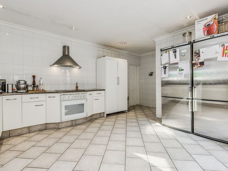 House Pending Sale In Sandton - Photo 4