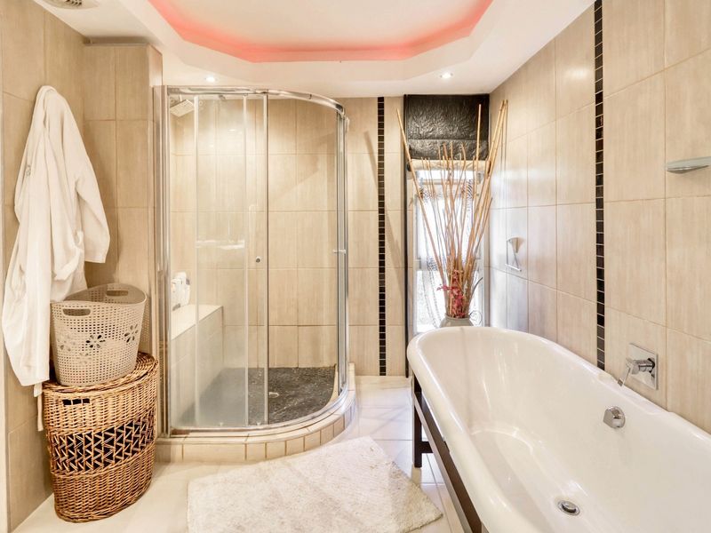 48 Karob Crescent, Fourways Gardens - Photo 8