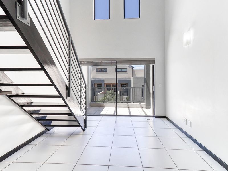 This exceptional top-floor apartment in the heart of Paulshof - Photo 6
