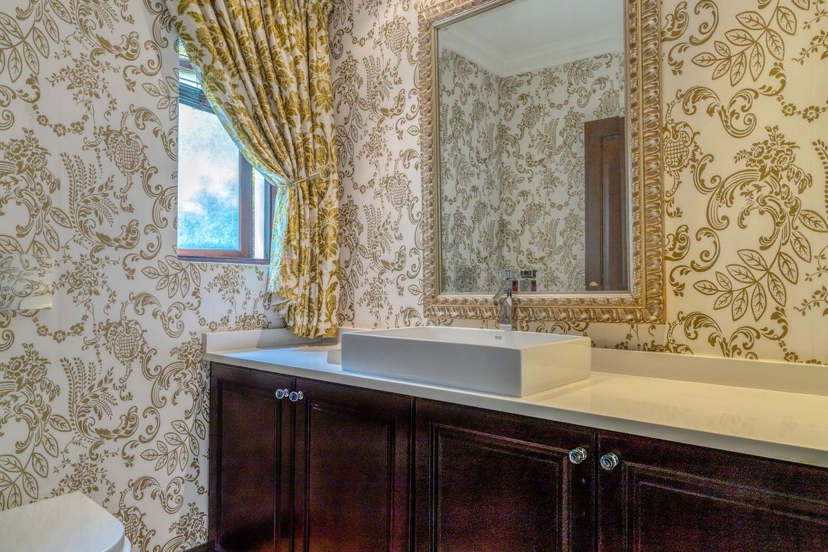 Elegant Family Home in Cedar Lakes Estate - Photo 3
