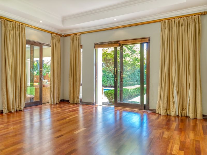 Elegant Family Home in Cedar Lakes Estate - Photo 9