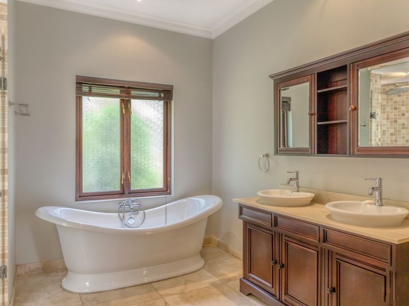 Elegant Family Home in Cedar Lakes Estate - Photo 7