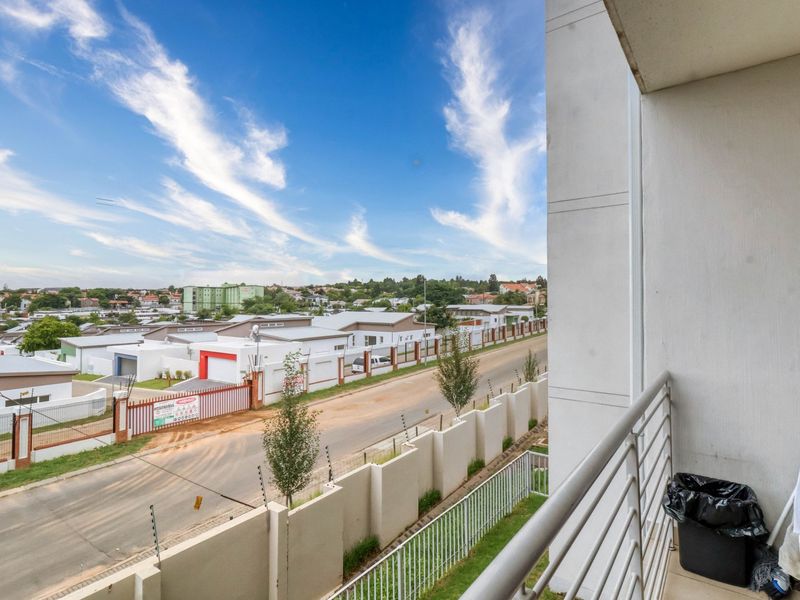 VIEW BY APPOINTMENT - Photo 9