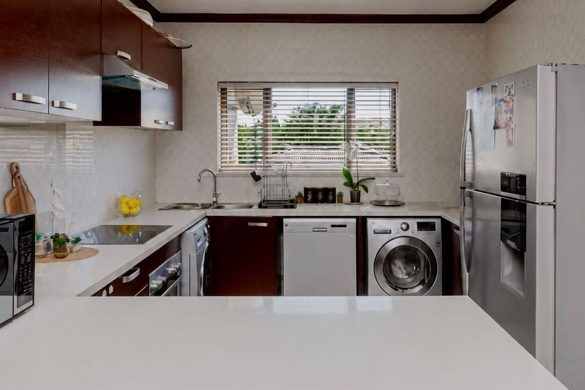 Modern 3-Bedroom Apartment for Sale in Summerset - Photo 4