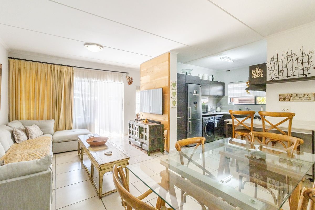 Welcome to The Amsterdam, where modern comfort meets everyday convenience. - Photo 2