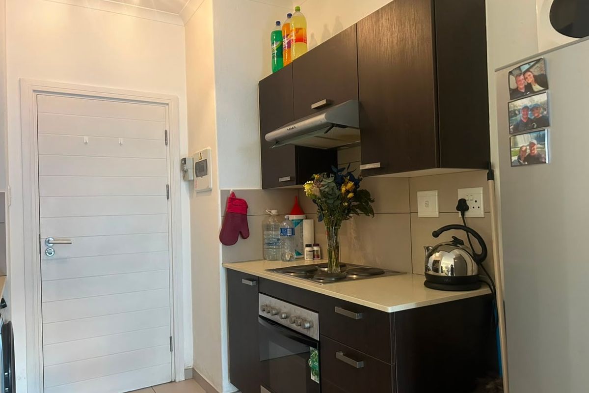 Spacious Ground-Floor Apartment for Sale - Photo 5