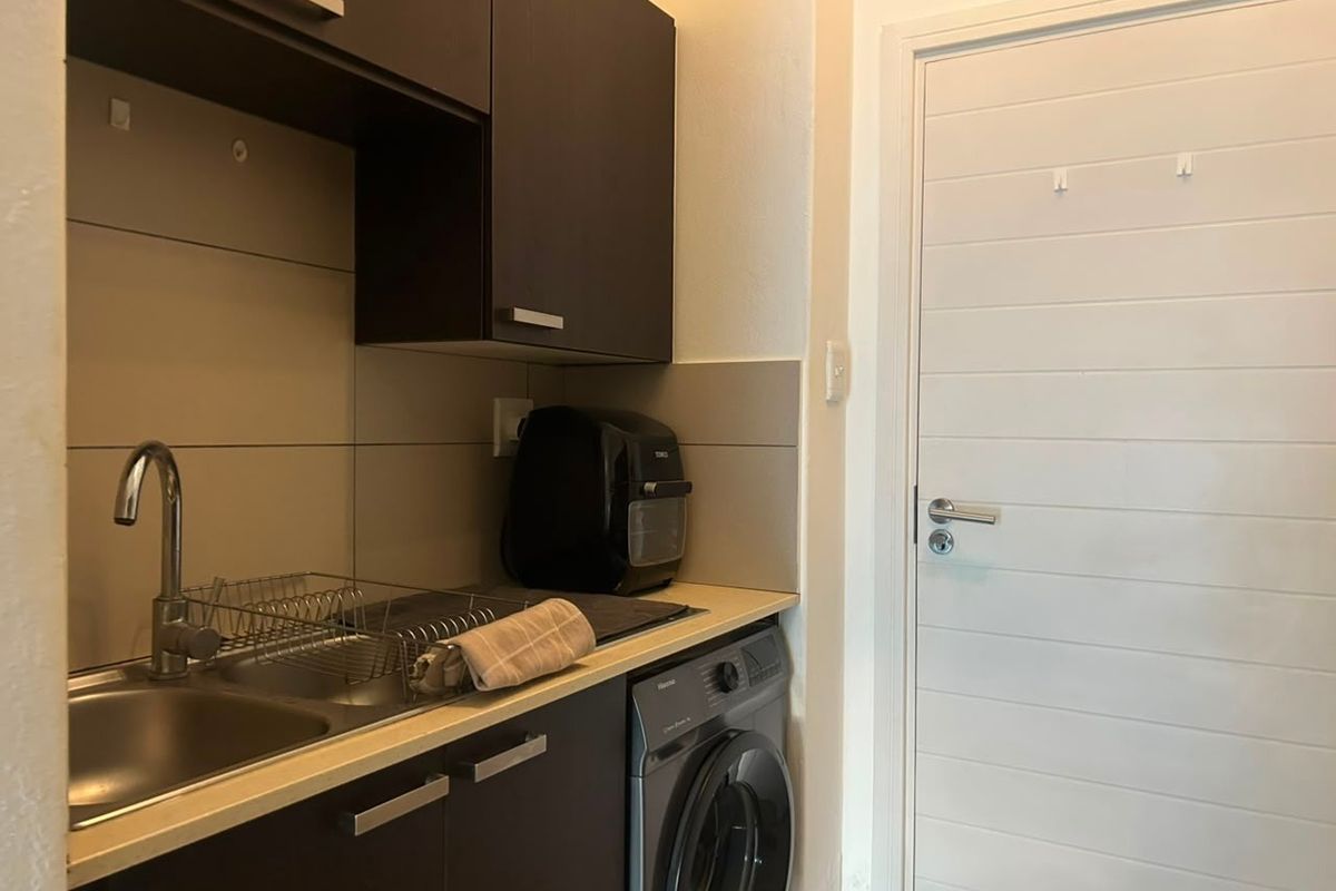 Spacious Ground-Floor Apartment for Sale - Photo 3