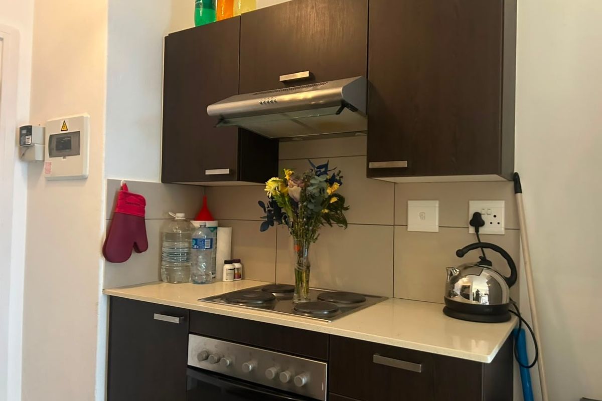 Spacious Ground-Floor Apartment for Sale - Photo 4