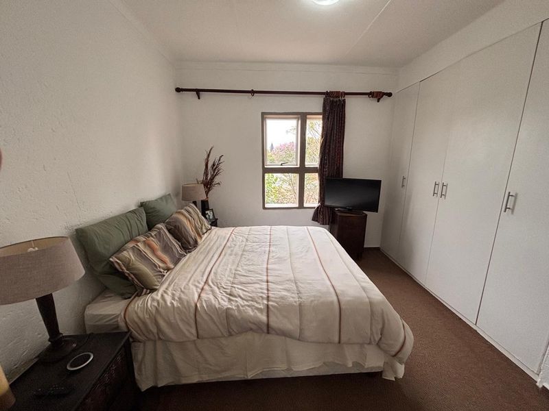 2-Bedroom, 2-Bathroom Top-Floor Apartment – Ideal Investment Opportunity - Photo 9