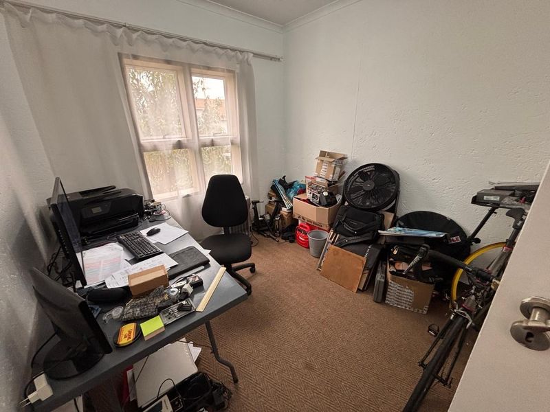 2-Bedroom, 2-Bathroom Top-Floor Apartment – Ideal Investment Opportunity - Photo 10