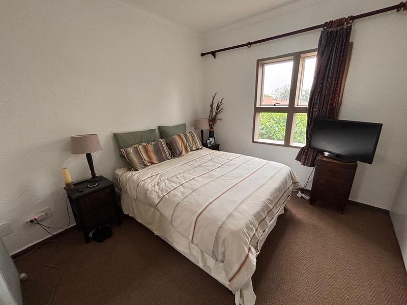 2-Bedroom, 2-Bathroom Top-Floor Apartment – Ideal Investment Opportunity - Photo 8