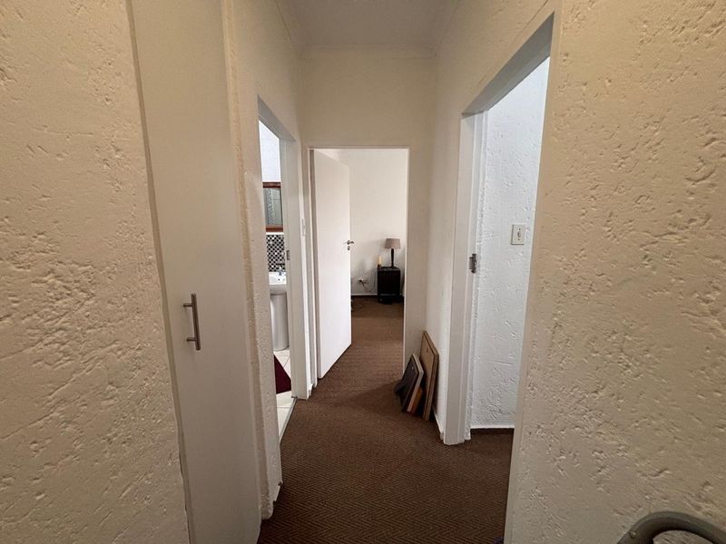 2-Bedroom, 2-Bathroom Top-Floor Apartment – Ideal Investment Opportunity - Photo 7