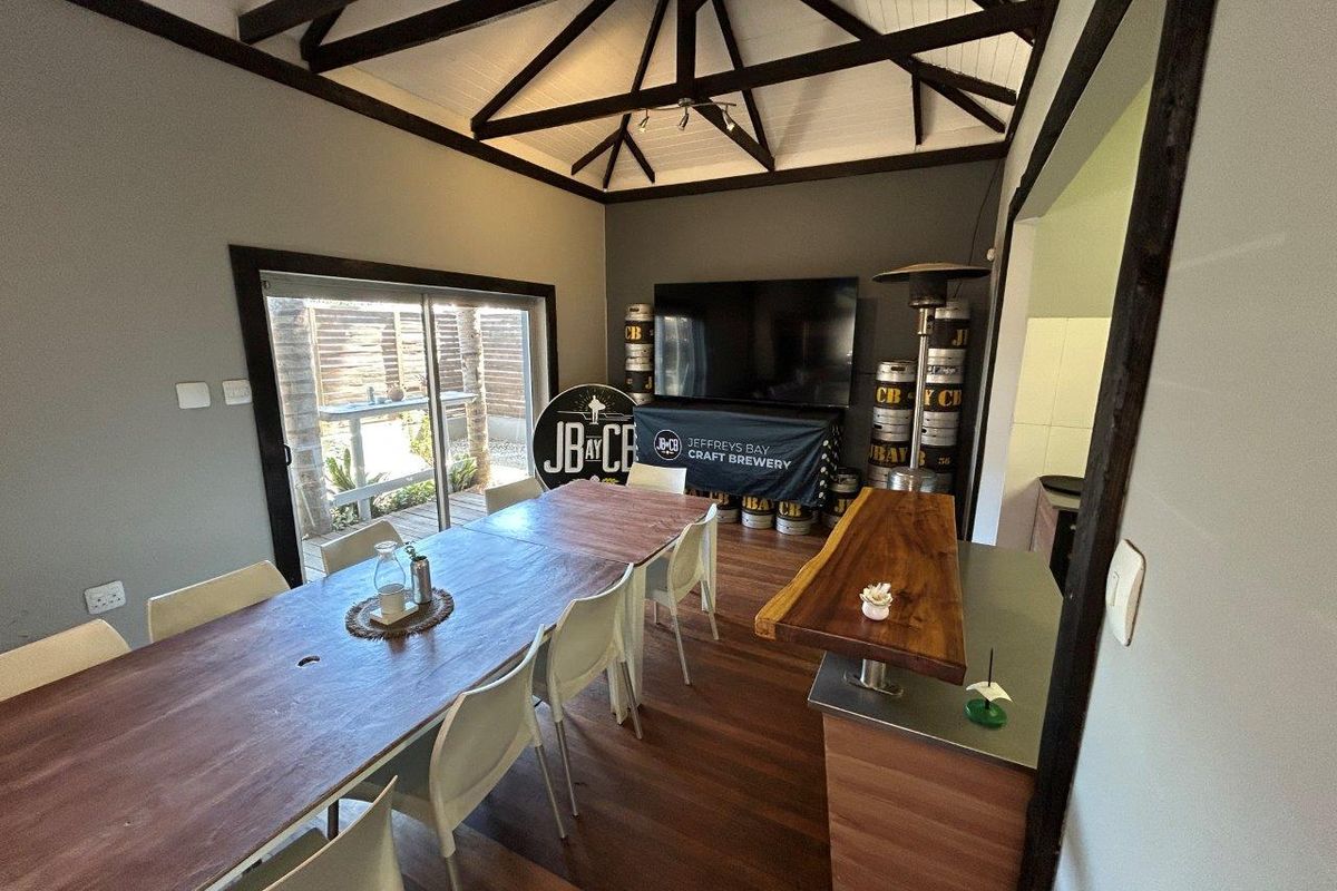 OPERATIONAL CRAFT BREWERY AND PUB WITH FACILITIES FOR LIVE MUSIC, NOW FOR SALE. - Photo 4