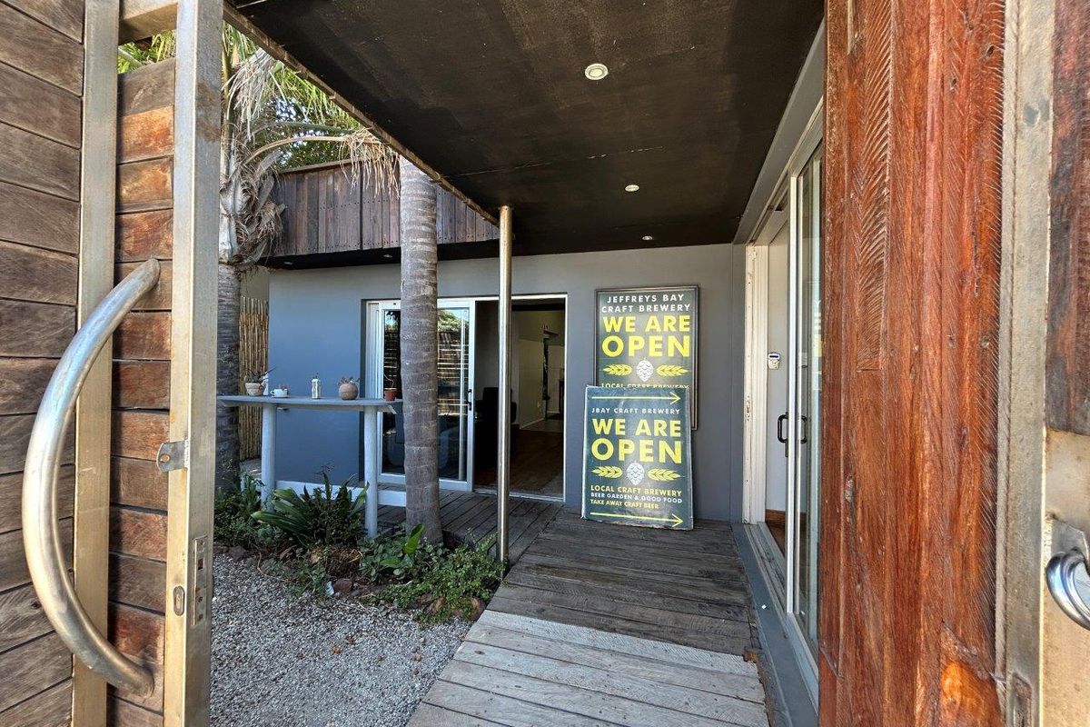 OPERATIONAL CRAFT BREWERY AND PUB WITH FACILITIES FOR LIVE MUSIC, NOW FOR SALE. - Photo 3