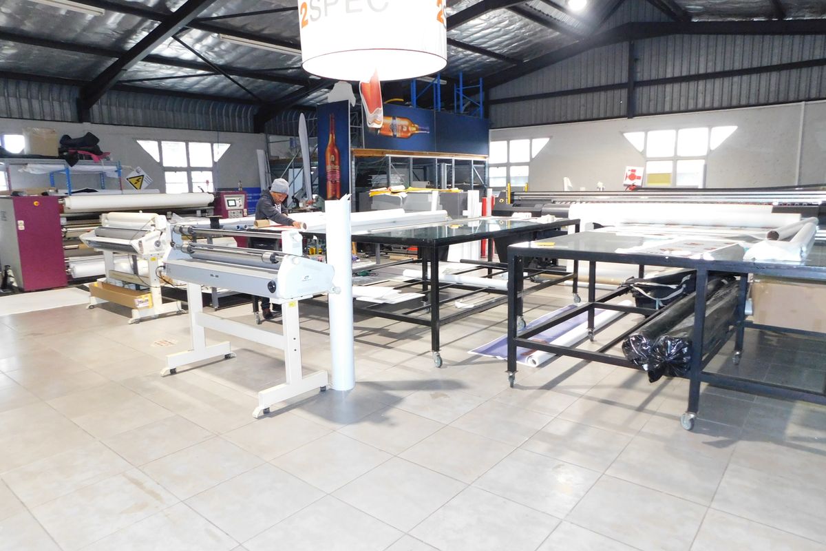 Freestanding Versatile Property With Workshops / Warehouse And Offices In The Randburg Office Node. - Photo 5